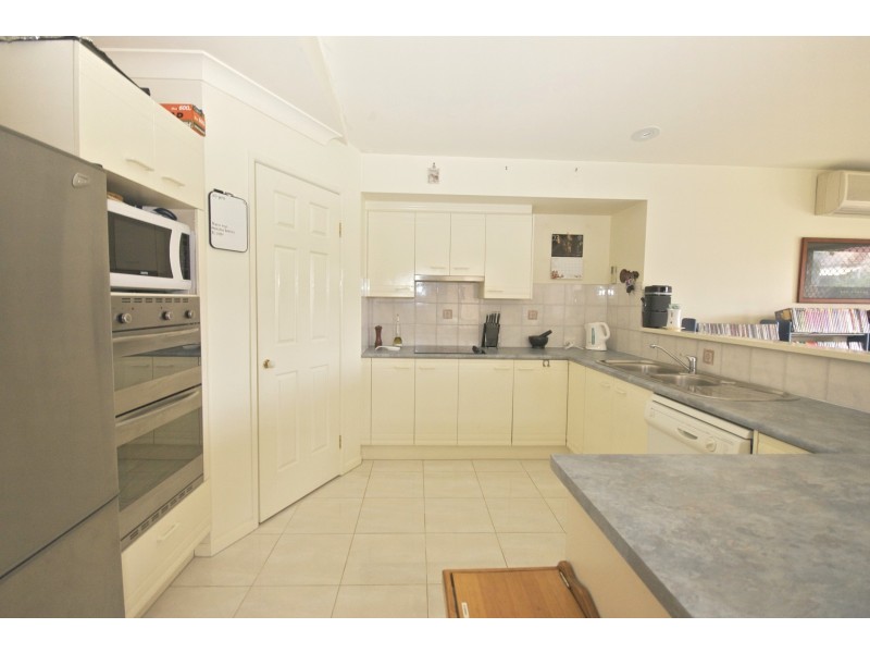 5 Berrington Close, Forest Lake QLD 4078