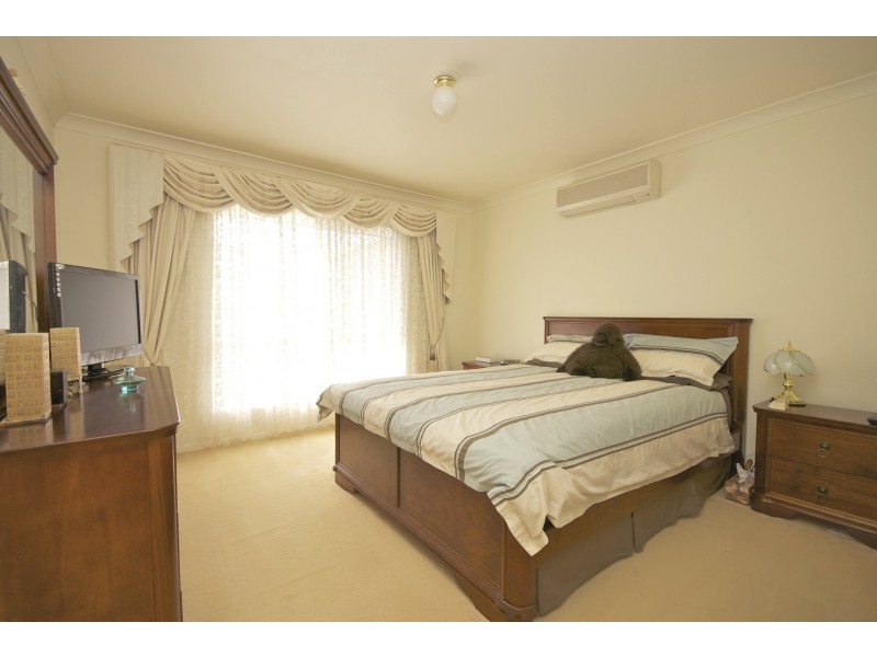 5 Berrington Close, Forest Lake QLD 4078