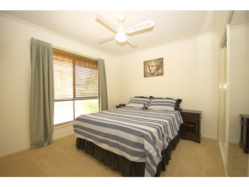 5 Berrington Close, Forest Lake QLD 4078