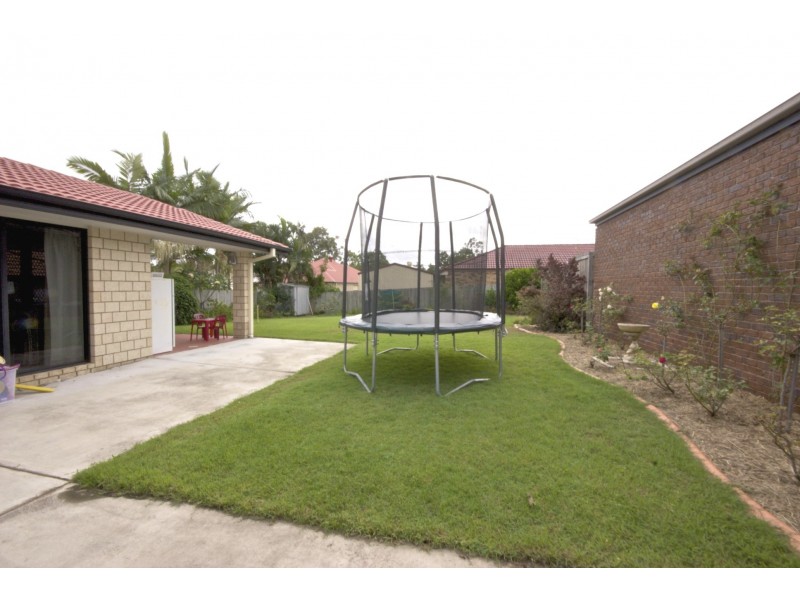 5 Berrington Close, Forest Lake QLD 4078