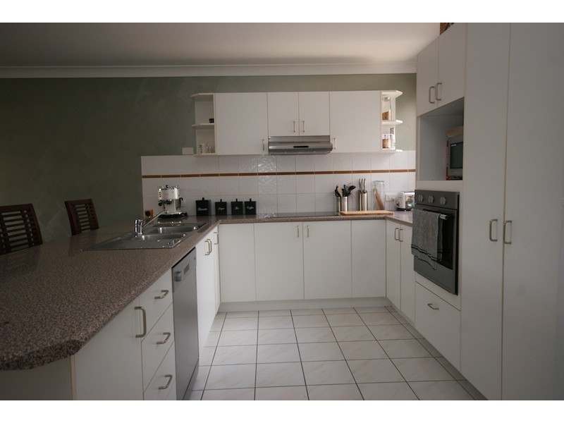 25 Rimu Crescent, Forest Lake QLD 4078