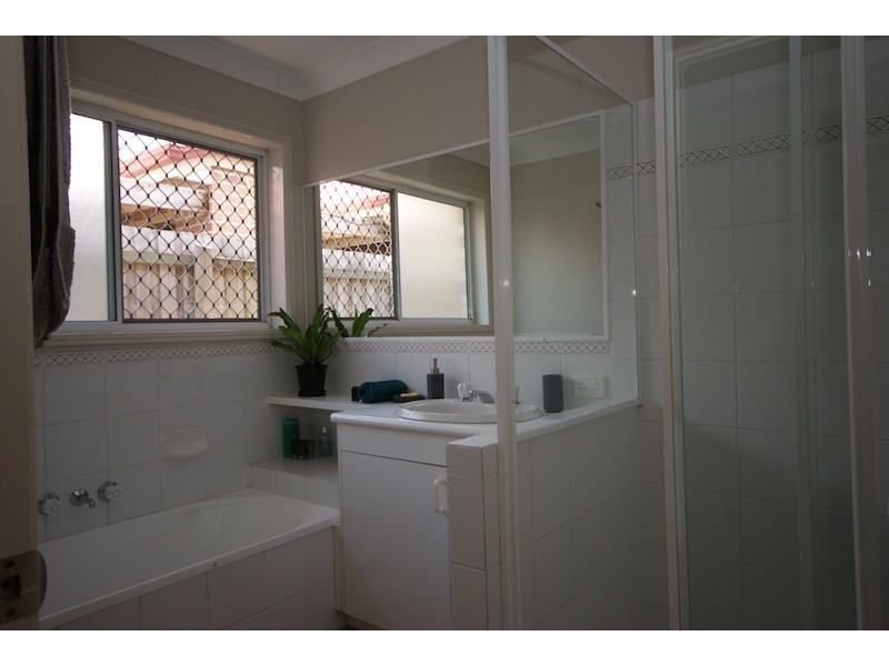 25 Rimu Crescent, Forest Lake QLD 4078