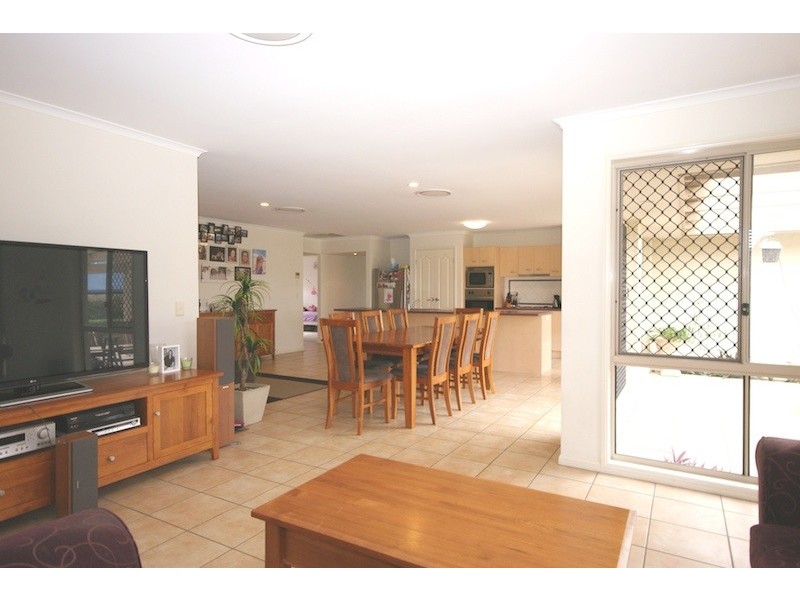 16 Fitzroy Place, Forest Lake QLD 4078