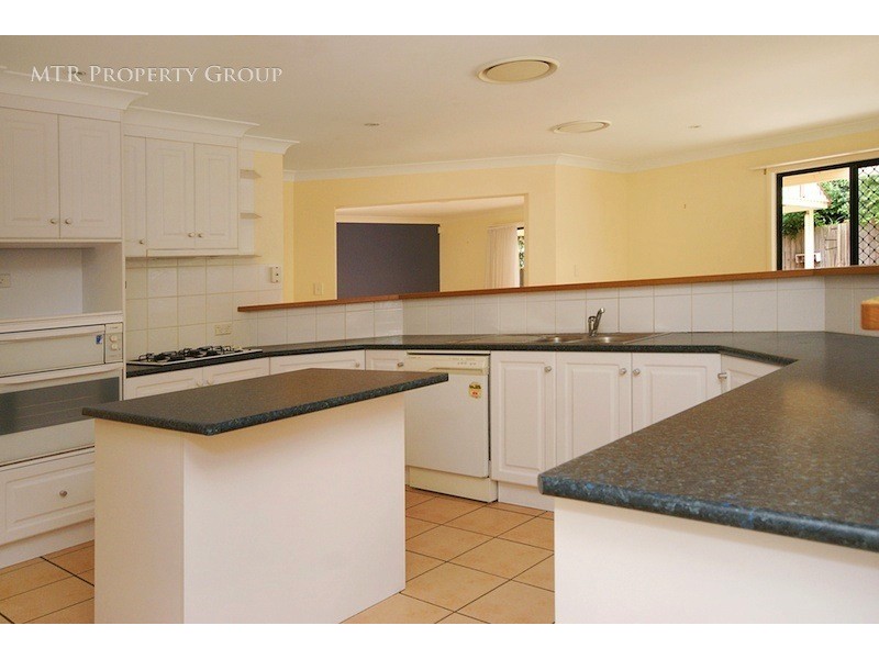 6 Santa Cruz Place, Forest Lake QLD 4078