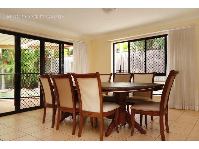 6 Santa Cruz Place, Forest Lake QLD 4078