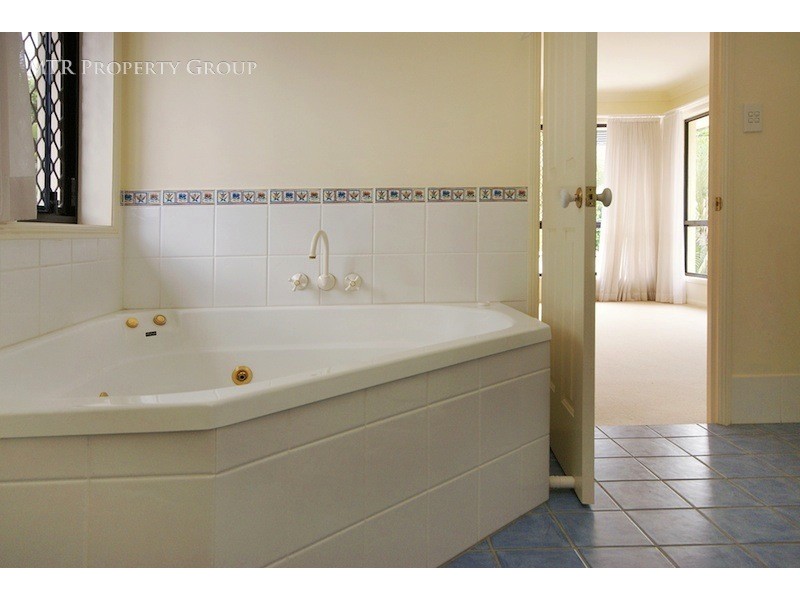 6 Santa Cruz Place, Forest Lake QLD 4078