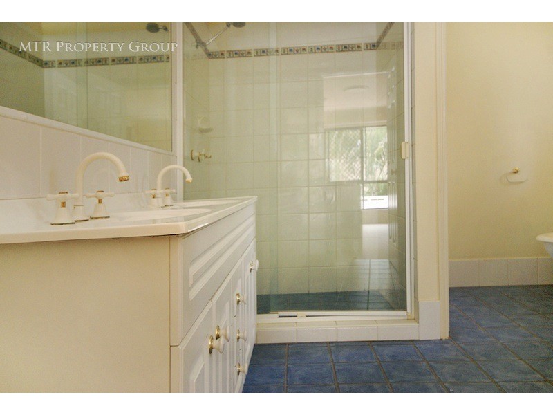 6 Santa Cruz Place, Forest Lake QLD 4078