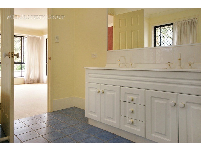 6 Santa Cruz Place, Forest Lake QLD 4078