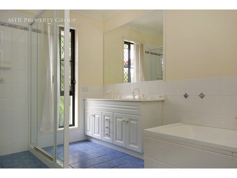 6 Santa Cruz Place, Forest Lake QLD 4078