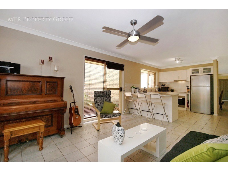 43 Flinders Crescent, Forest Lake QLD 4078