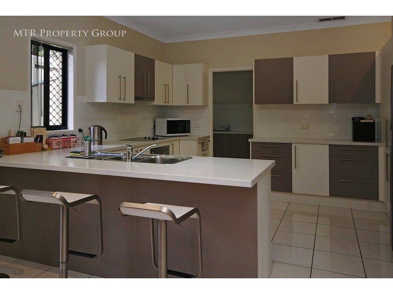 5 Gregory Close, Forest Lake QLD 4078