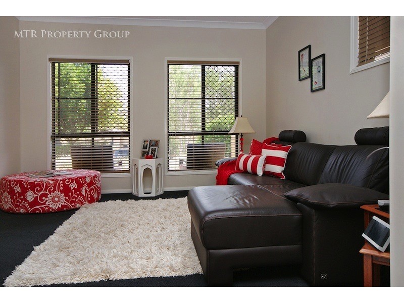 5 Gregory Close, Forest Lake QLD 4078