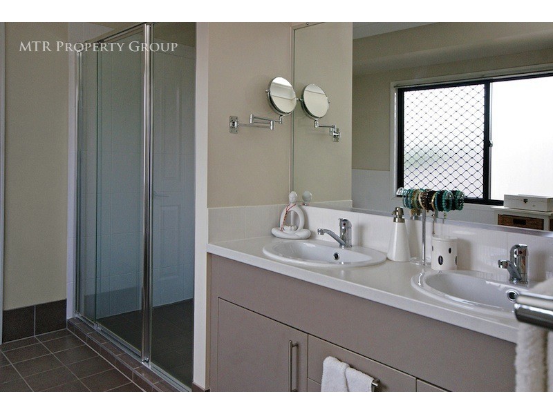 5 Gregory Close, Forest Lake QLD 4078