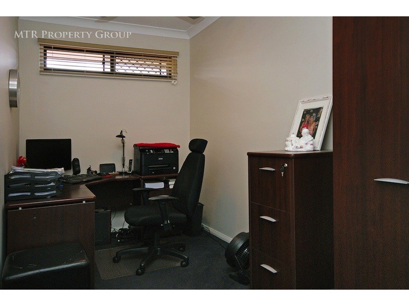 5 Gregory Close, Forest Lake QLD 4078