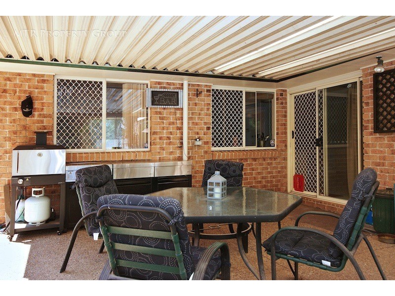 9 Cook Street, Forest Lake QLD 4078