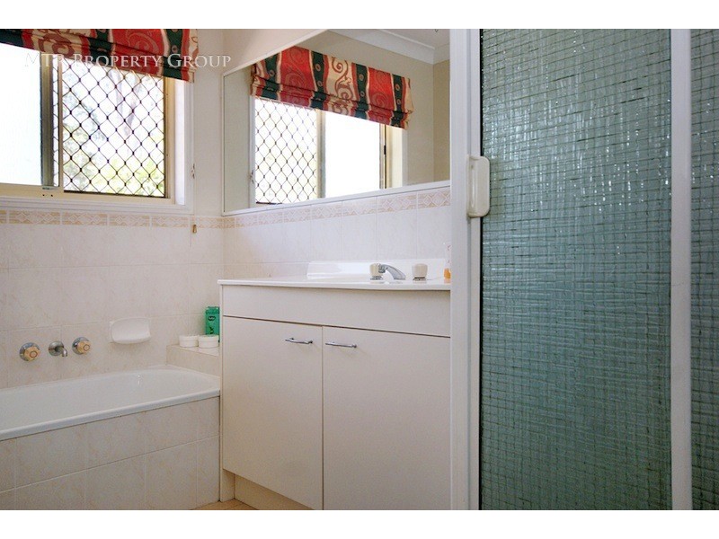 9 Cook Street, Forest Lake QLD 4078