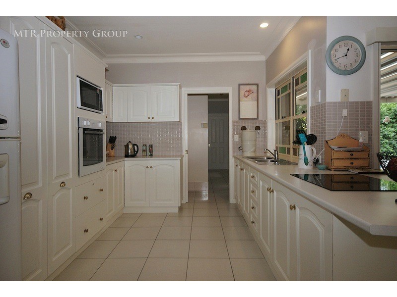 8 Canning Street, Forest Lake QLD 4078