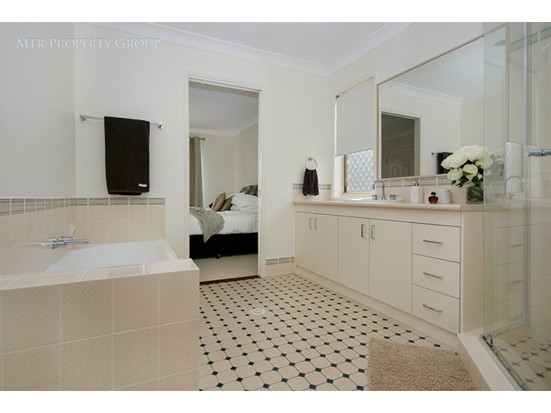 61 Pendula Circuit, Forest Lake QLD 4078