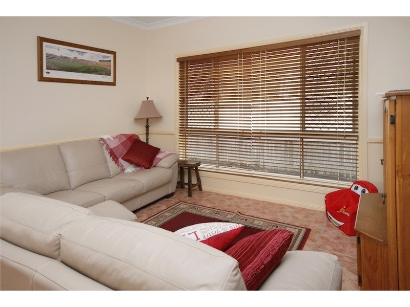 18 Mingela Place, Forest Lake QLD 4078