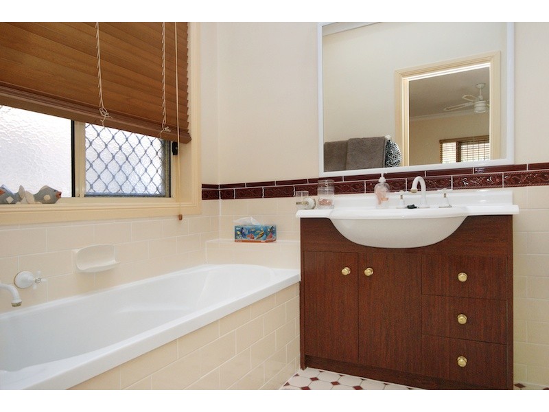 18 Mingela Place, Forest Lake QLD 4078