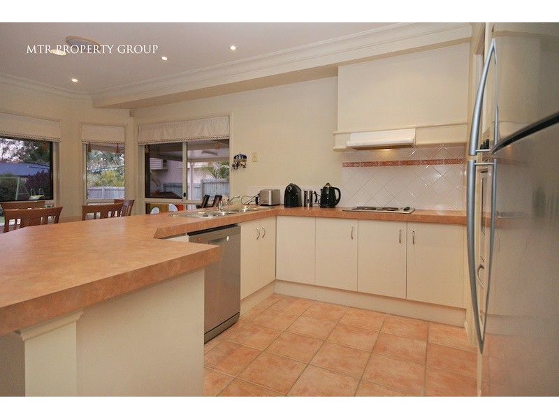 34 Yale Cct, Forest Lake QLD 4078