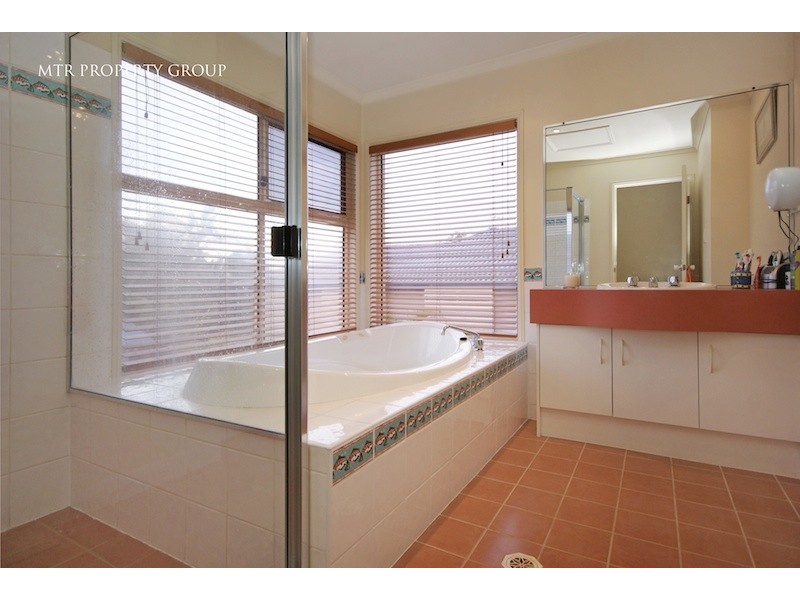 34 Yale Cct, Forest Lake QLD 4078