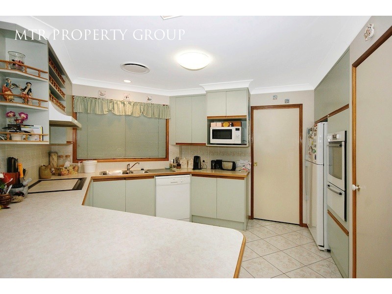 6 Martindale Place, Forest Lake QLD 4078