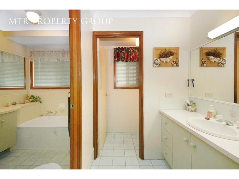 6 Martindale Place, Forest Lake QLD 4078