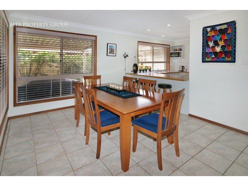 8 Minker Place, Forest Lake QLD 4078