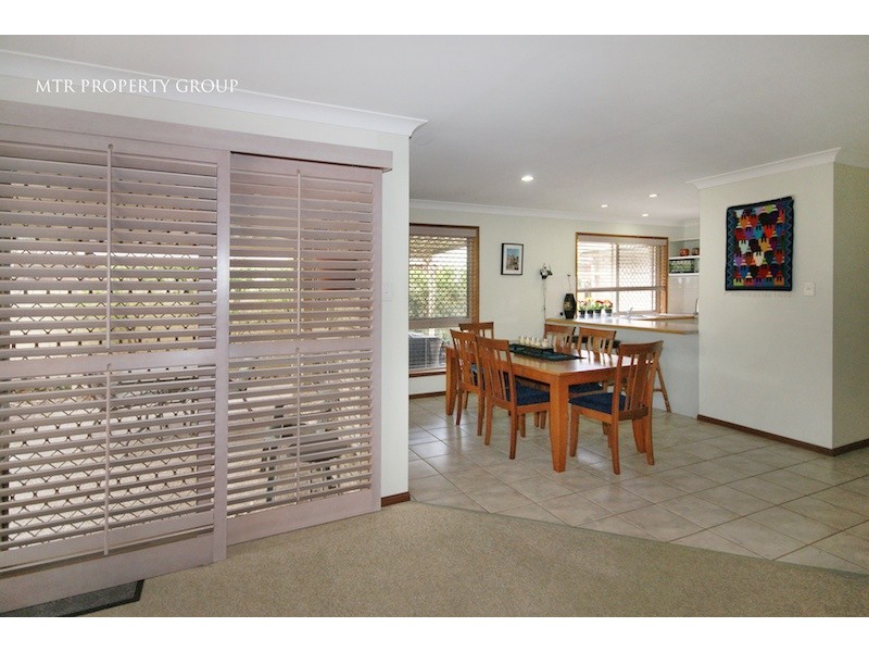 8 Minker Place, Forest Lake QLD 4078