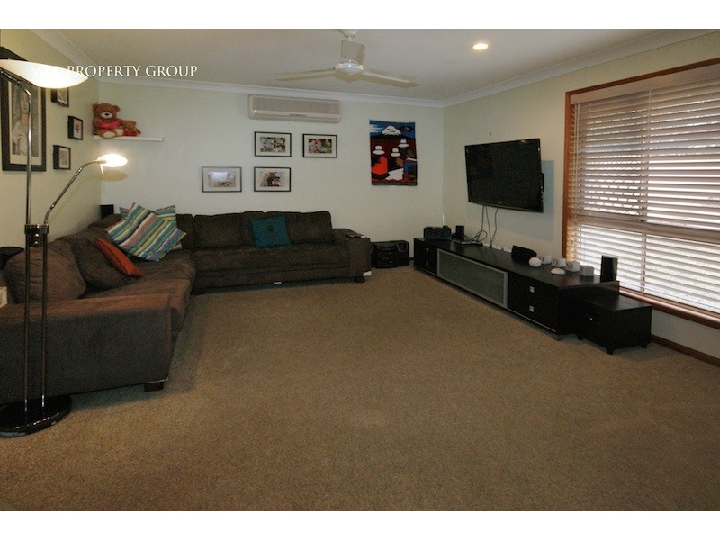 8 Minker Place, Forest Lake QLD 4078