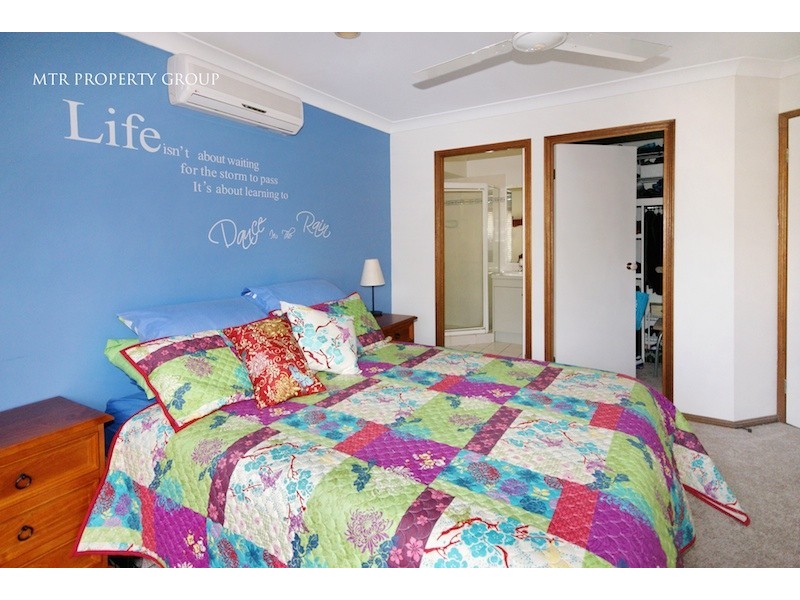 8 Minker Place, Forest Lake QLD 4078