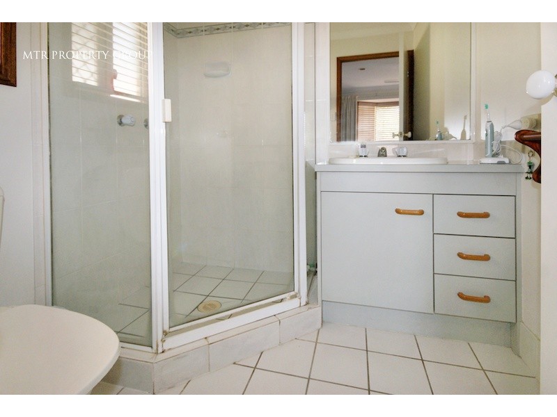 8 Minker Place, Forest Lake QLD 4078