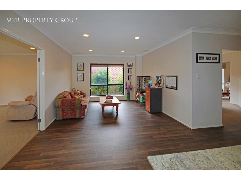 23 Paterson Place, Forest Lake QLD 4078