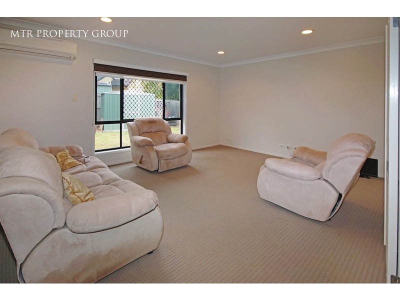 23 Paterson Place, Forest Lake QLD 4078