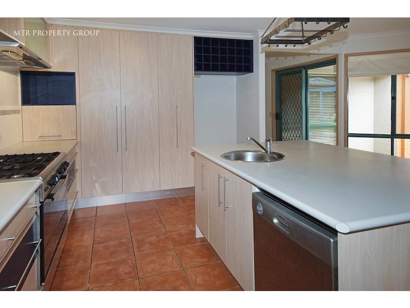 6 Burke Place, Forest Lake QLD 4078