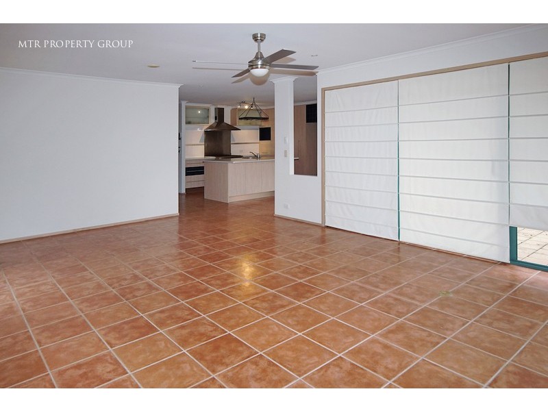 6 Burke Place, Forest Lake QLD 4078