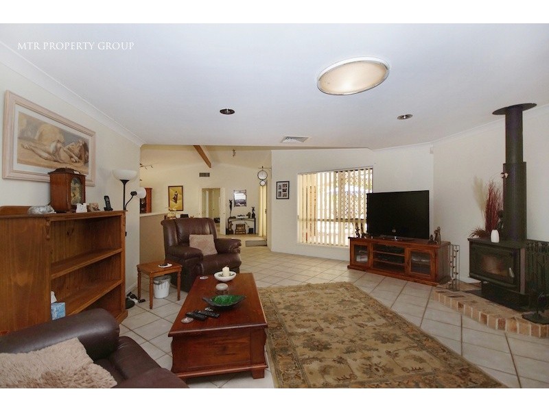 8 Manchester Close, Forest Lake QLD 4078