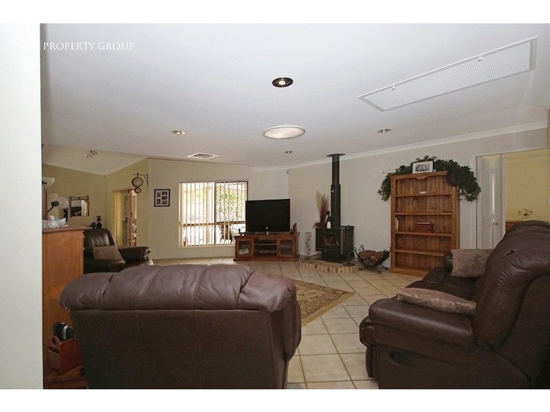 8 Manchester Close, Forest Lake QLD 4078