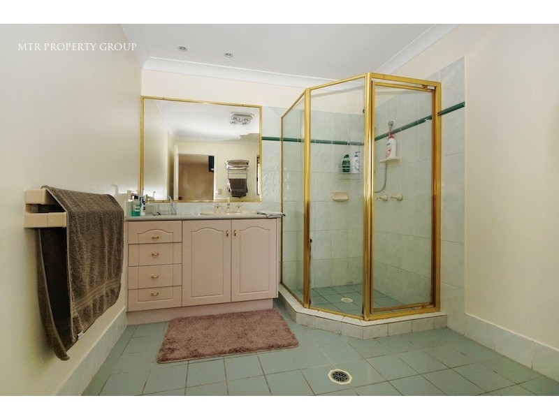 8 Manchester Close, Forest Lake QLD 4078