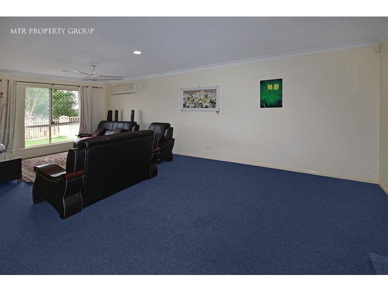 27 Booloumba Crescent, Forest Lake QLD 4078