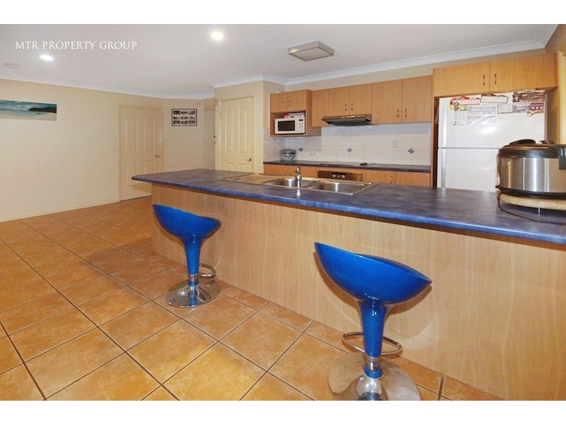 27 Booloumba Crescent, Forest Lake QLD 4078