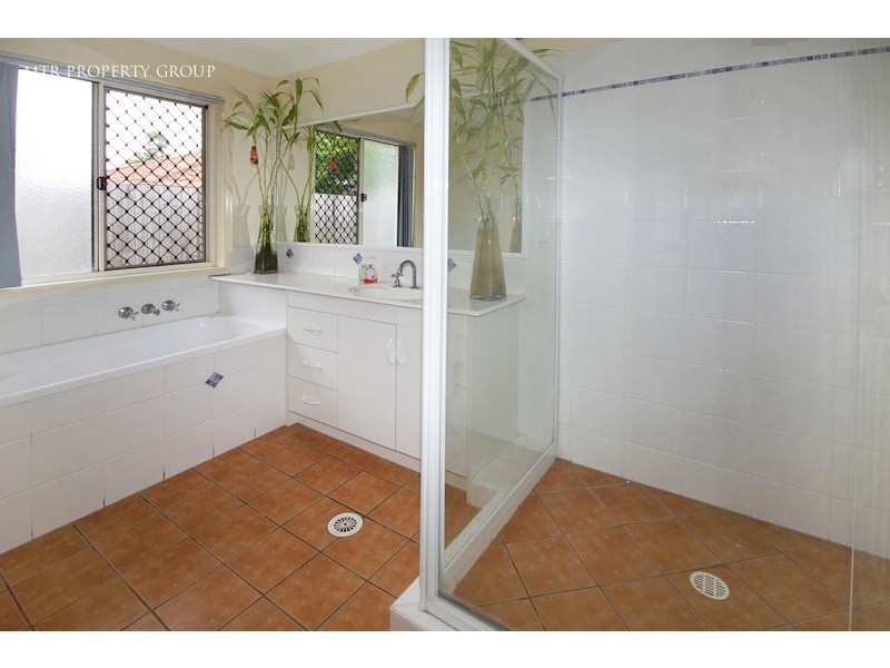 27 Booloumba Crescent, Forest Lake QLD 4078