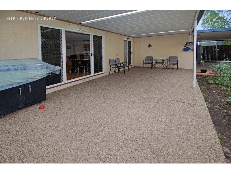 27 Booloumba Crescent, Forest Lake QLD 4078