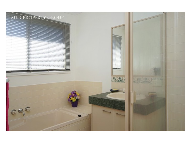 15 Honeysuckle Place, Forest Lake QLD 4078