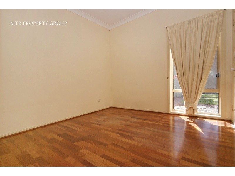 8 Grasstree Place, Forest Lake QLD 4078