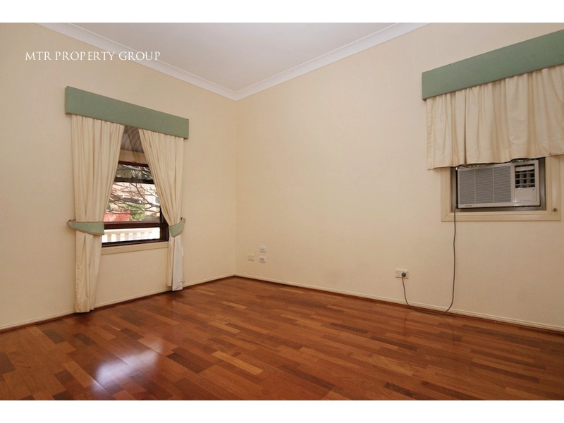 8 Grasstree Place, Forest Lake QLD 4078