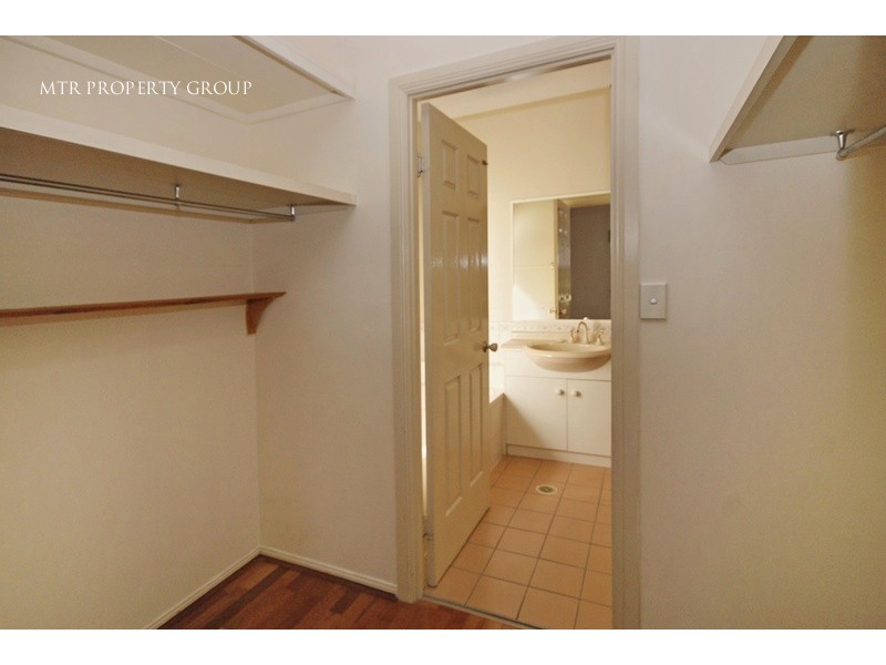 8 Grasstree Place, Forest Lake QLD 4078