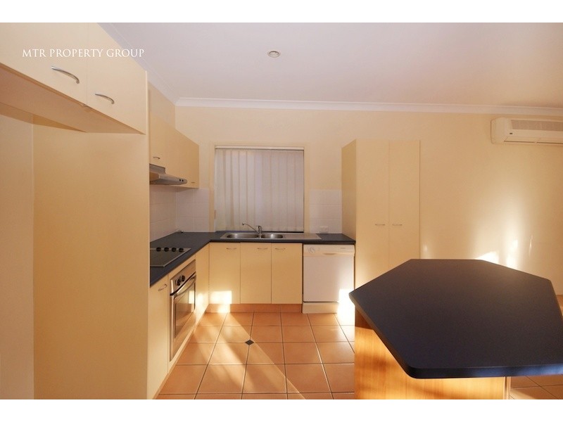 27 Central Street, Forest Lake QLD 4078