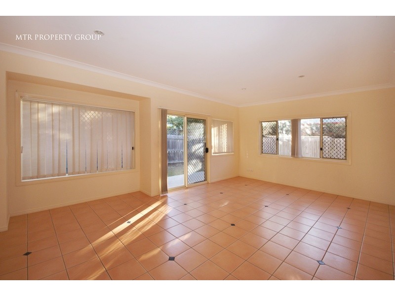 27 Central Street, Forest Lake QLD 4078